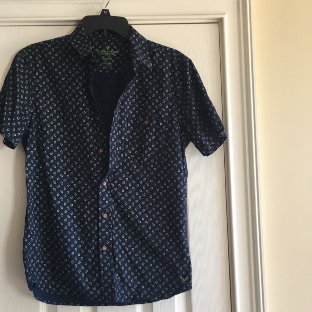 Men’s American Eagle button down shirt.